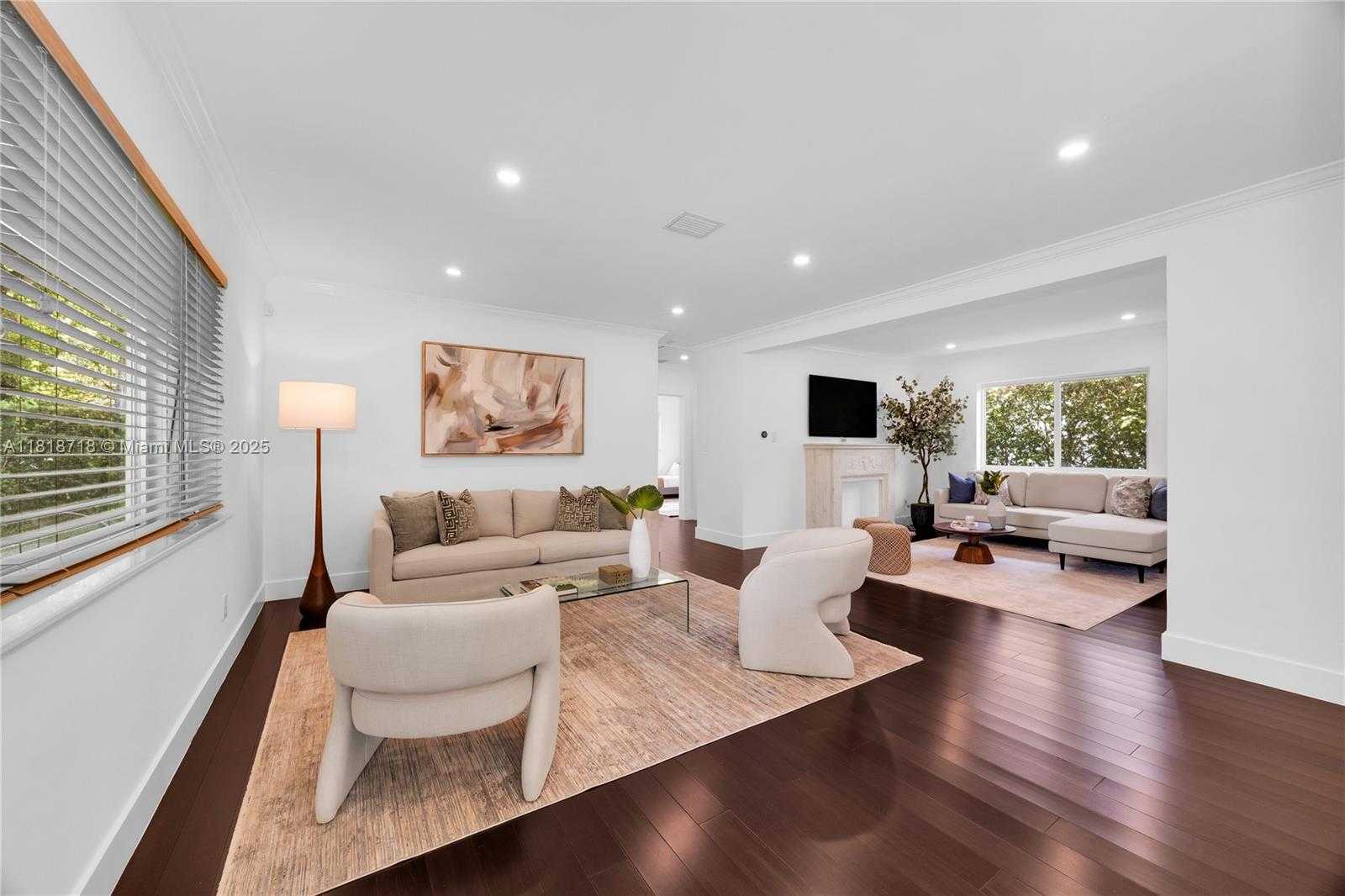 Small Image of 840 ALGERIA AVE, Coral Gables Number 4