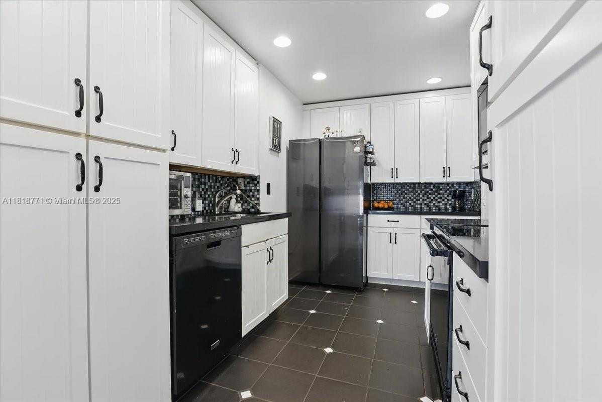 Small Image of 5874 SOUTH WEST 97TH TER, Cooper City Number 11