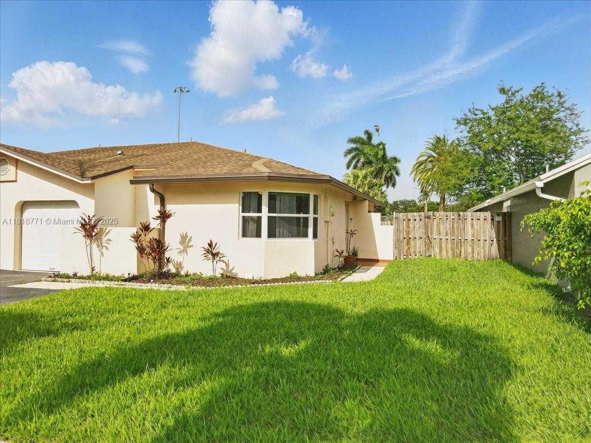 Small Image of 5874 SOUTH WEST 97TH TER, Cooper City Number 4