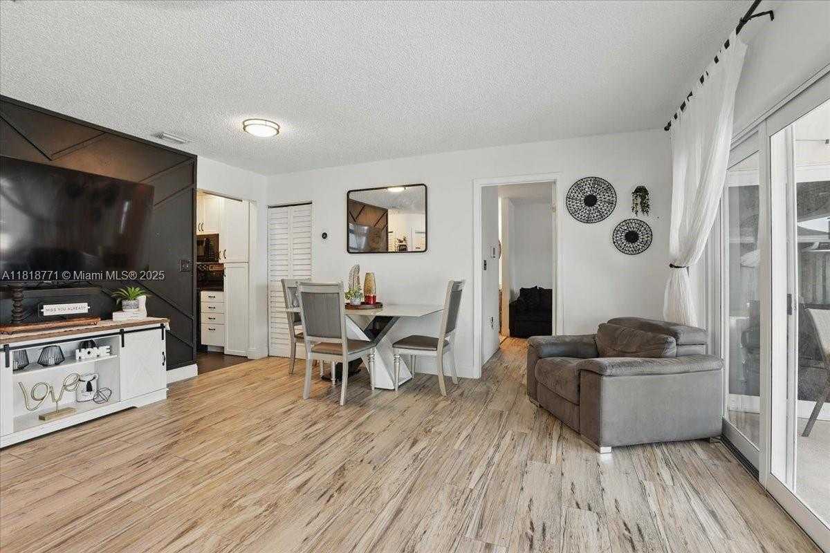 Small Image of 5874 SOUTH WEST 97TH TER, Cooper City Number 6
