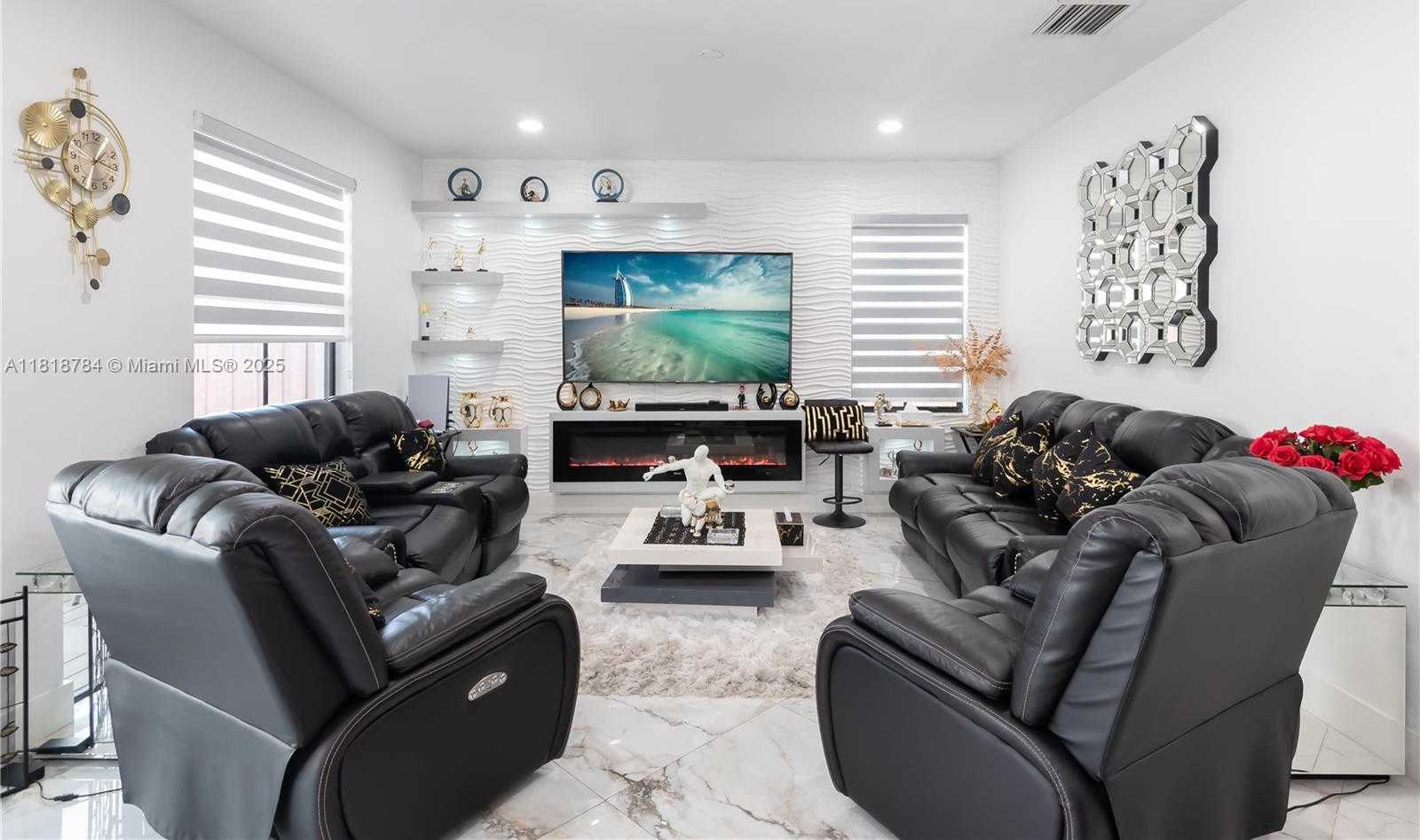 Small Image of 8885 NORTH WEST 100TH PL, Doral Number 17