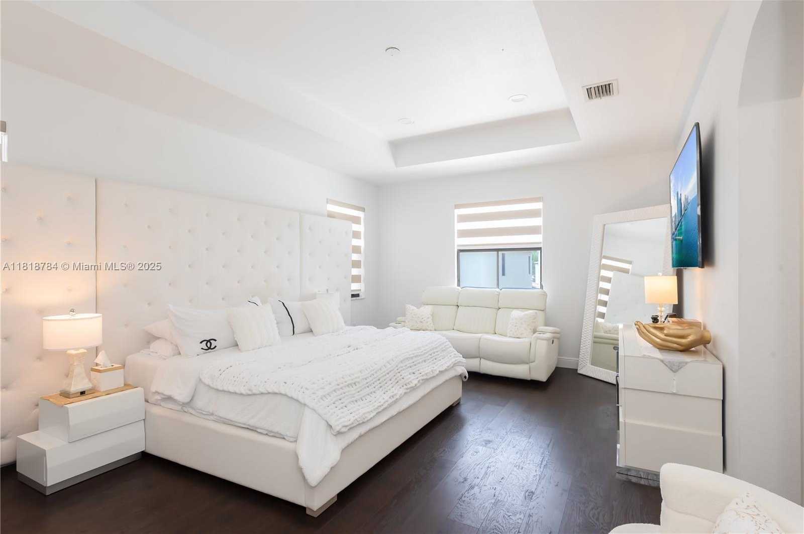 Small Image of 8885 NORTH WEST 100TH PL, Doral Number 21