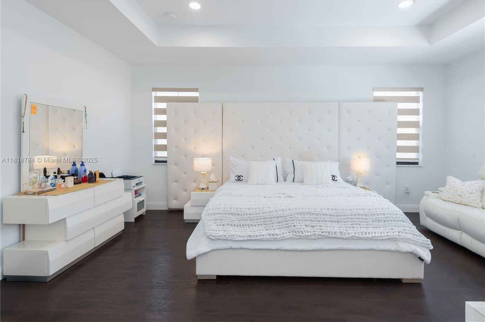 Small Image of 8885 NORTH WEST 100TH PL, Doral Number 23