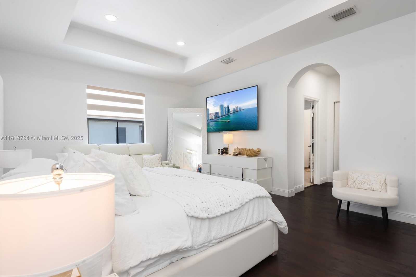 Small Image of 8885 NORTH WEST 100TH PL, Doral Number 24