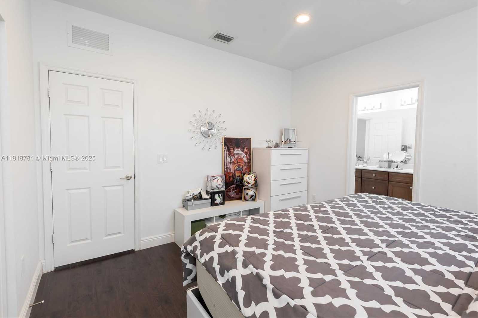 Small Image of 8885 NORTH WEST 100TH PL, Doral Number 33