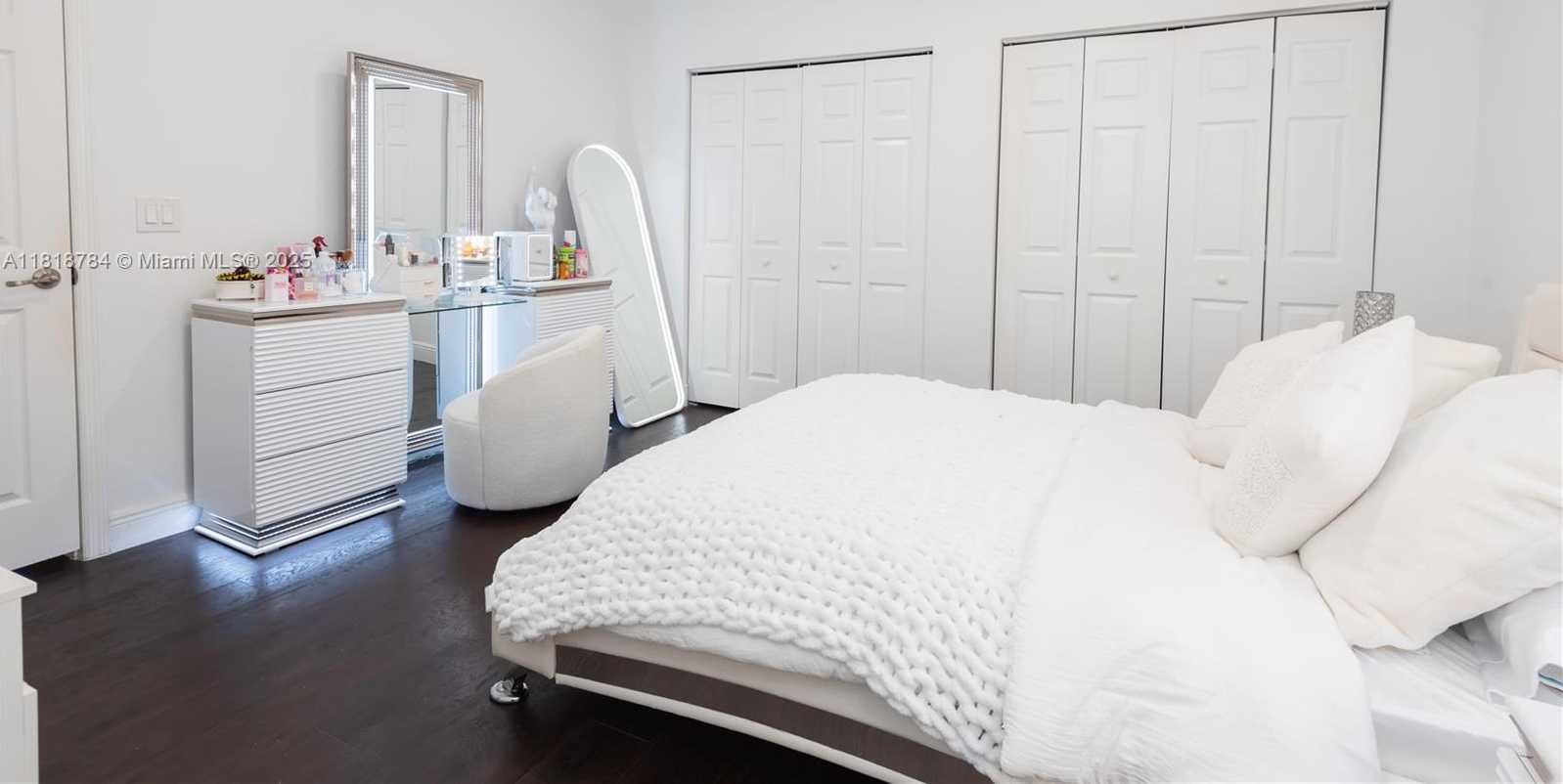 Small Image of 8885 NORTH WEST 100TH PL, Doral Number 35