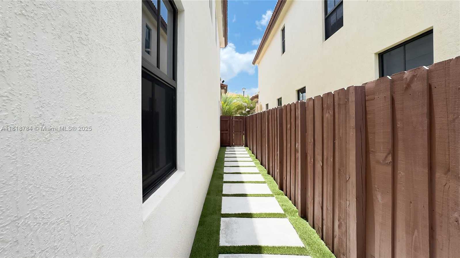 Small Image of 8885 NORTH WEST 100TH PL, Doral Number 43