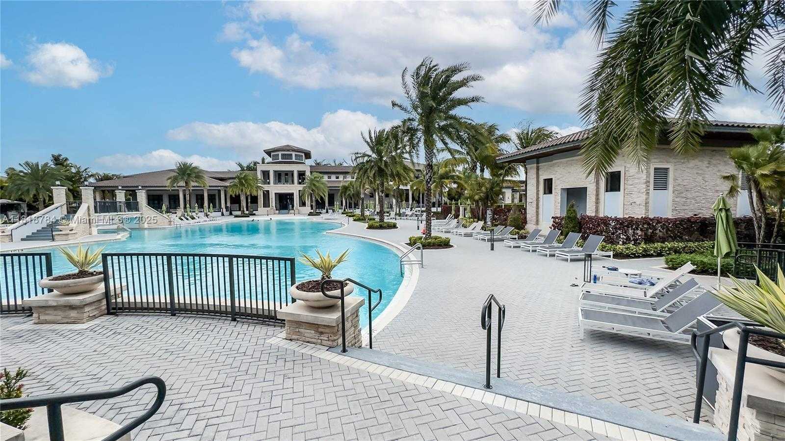 Small Image of 8885 NORTH WEST 100TH PL, Doral Number 52