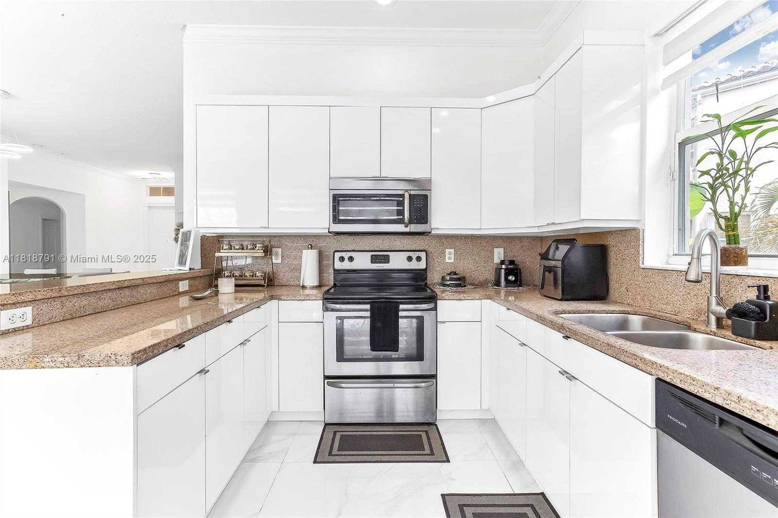 Small Image of 17018 SOUTH WEST 52ND CT, Miramar Number 18