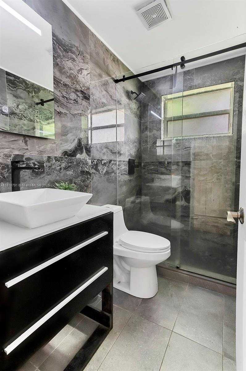 Small Image of 17018 SOUTH WEST 52ND CT, Miramar Number 23