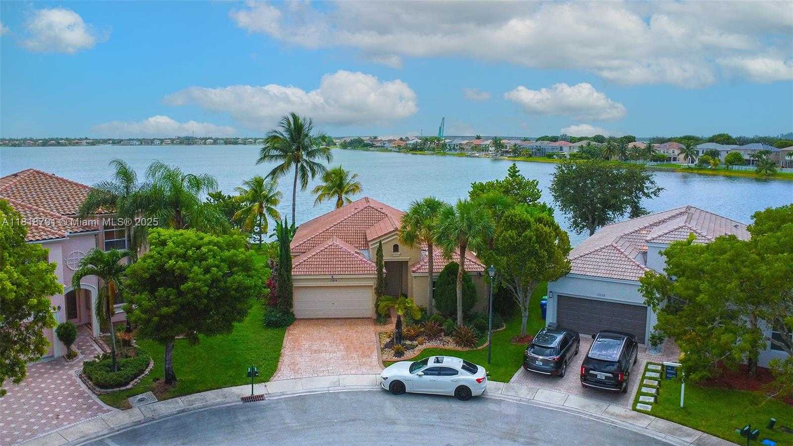 Small Image of 17018 SOUTH WEST 52ND CT, Miramar Number 3