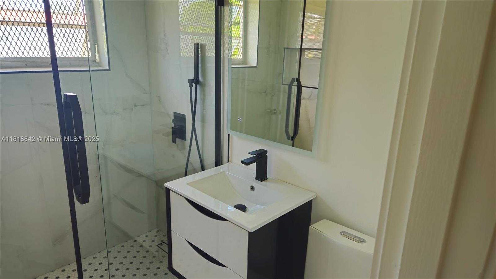 Small Image of 130 WEST 60TH ST, Hialeah Number 11