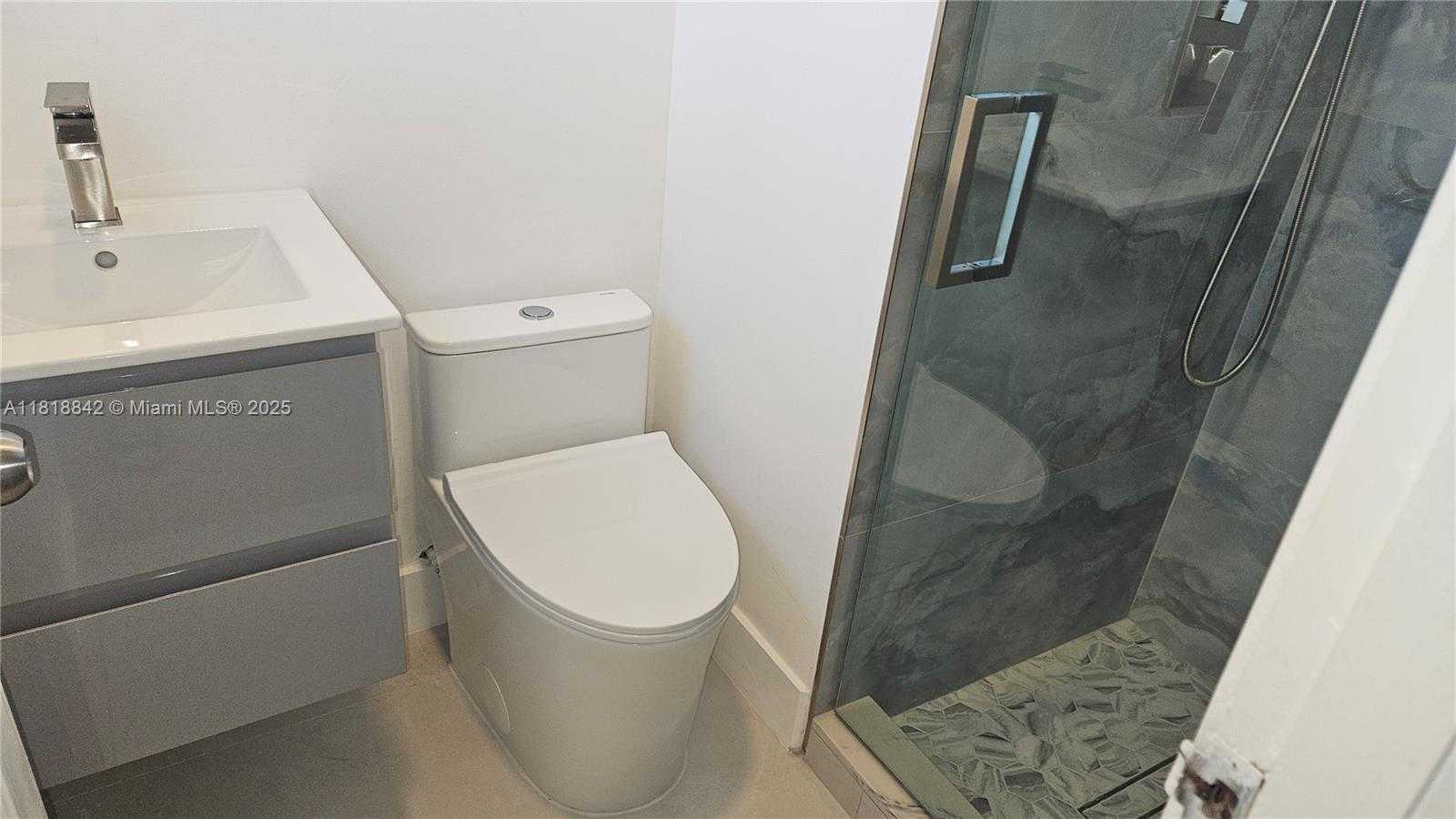 Small Image of 130 WEST 60TH ST, Hialeah Number 17