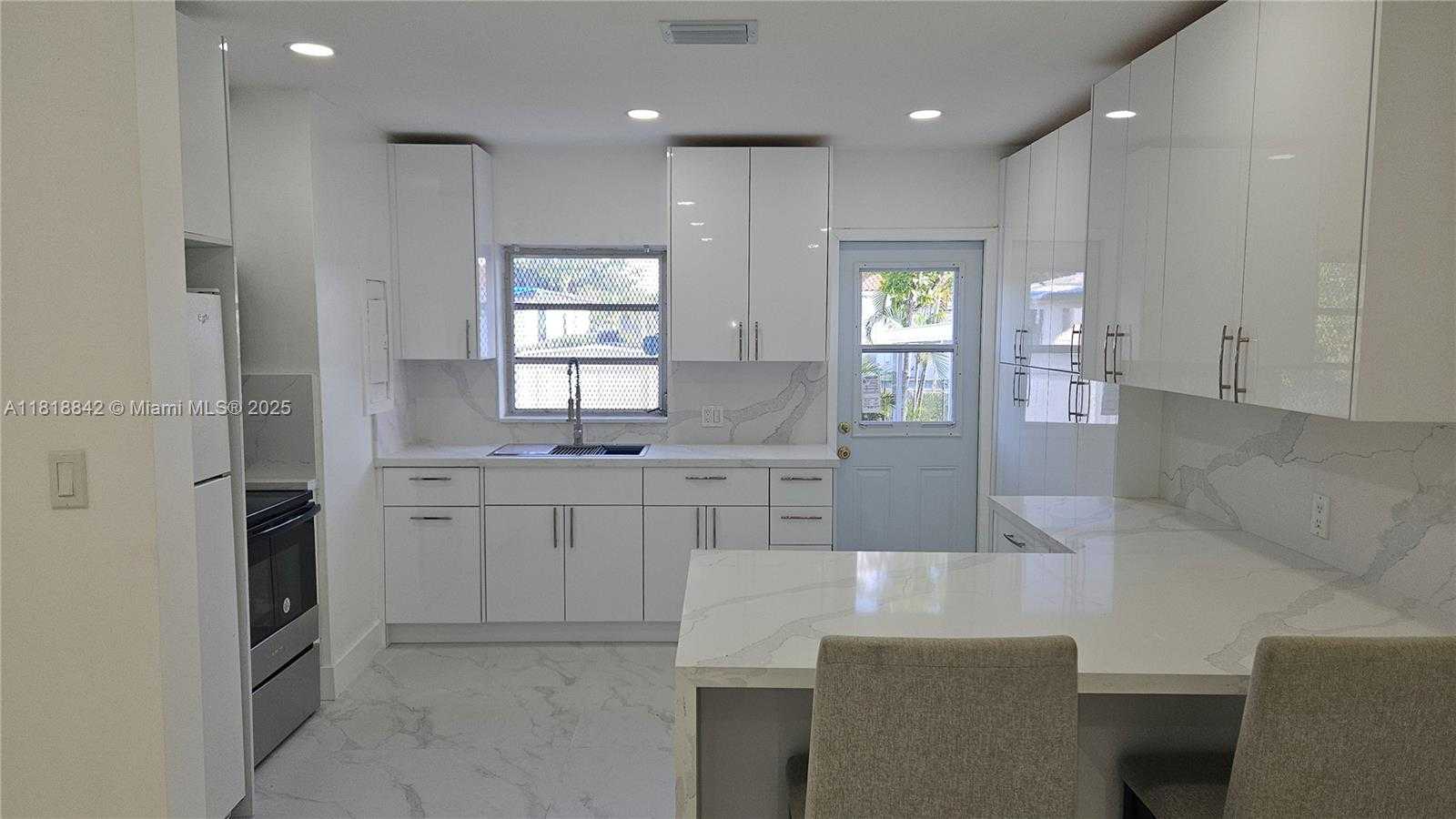 Small Image of 130 WEST 60TH ST, Hialeah Number 7