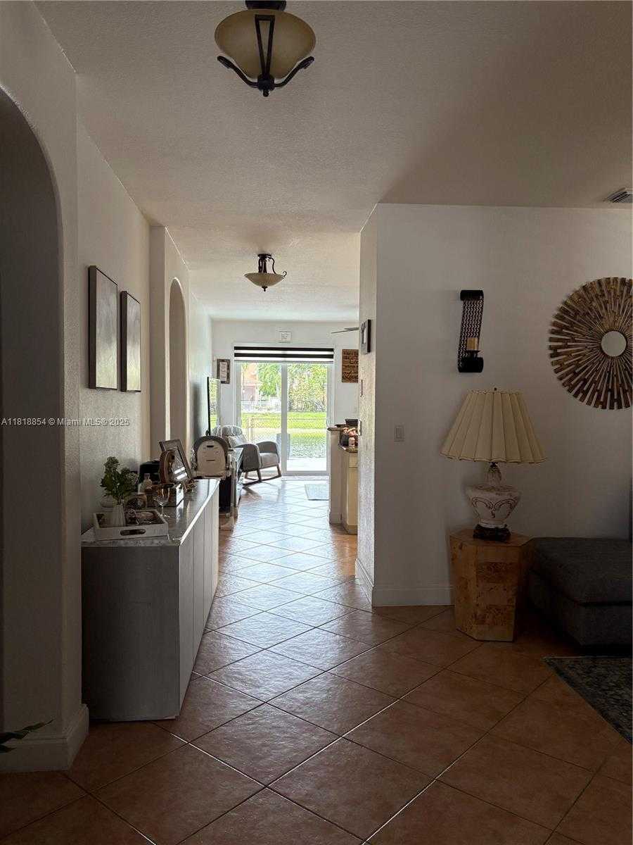 Small Image of 16419 SOUTH WEST 84TH ST, Miami Number 2