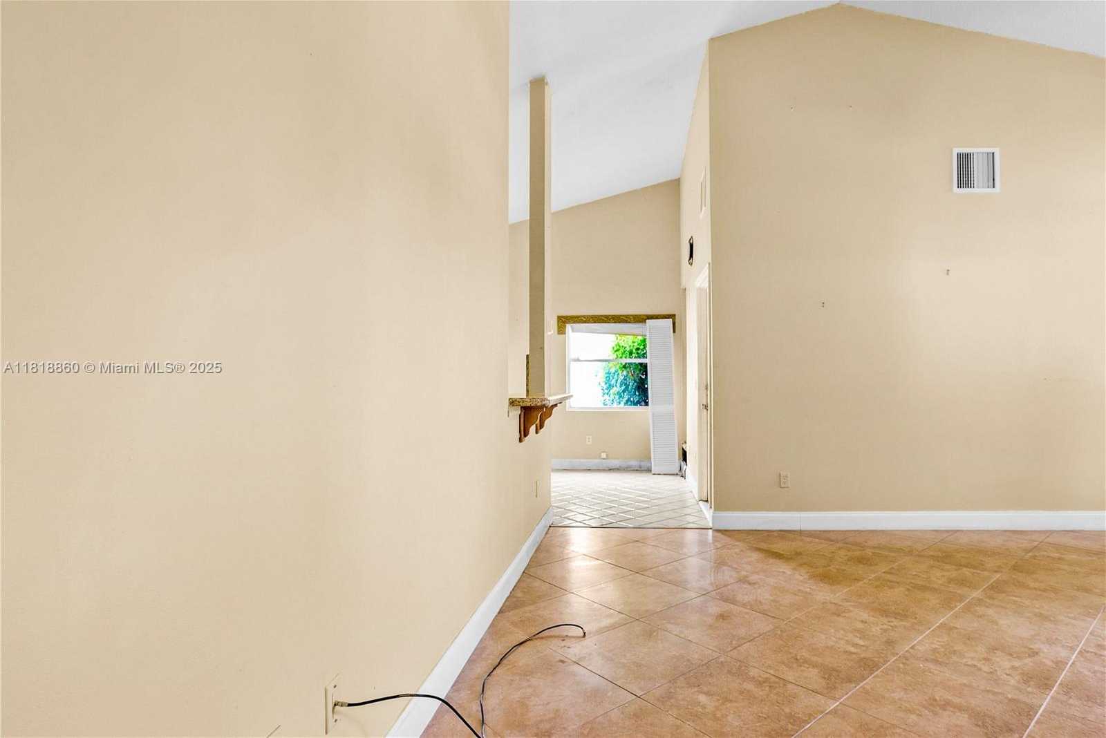 Small Image of 8663 SPRING VALLEY DR, Boynton Beach Number 28