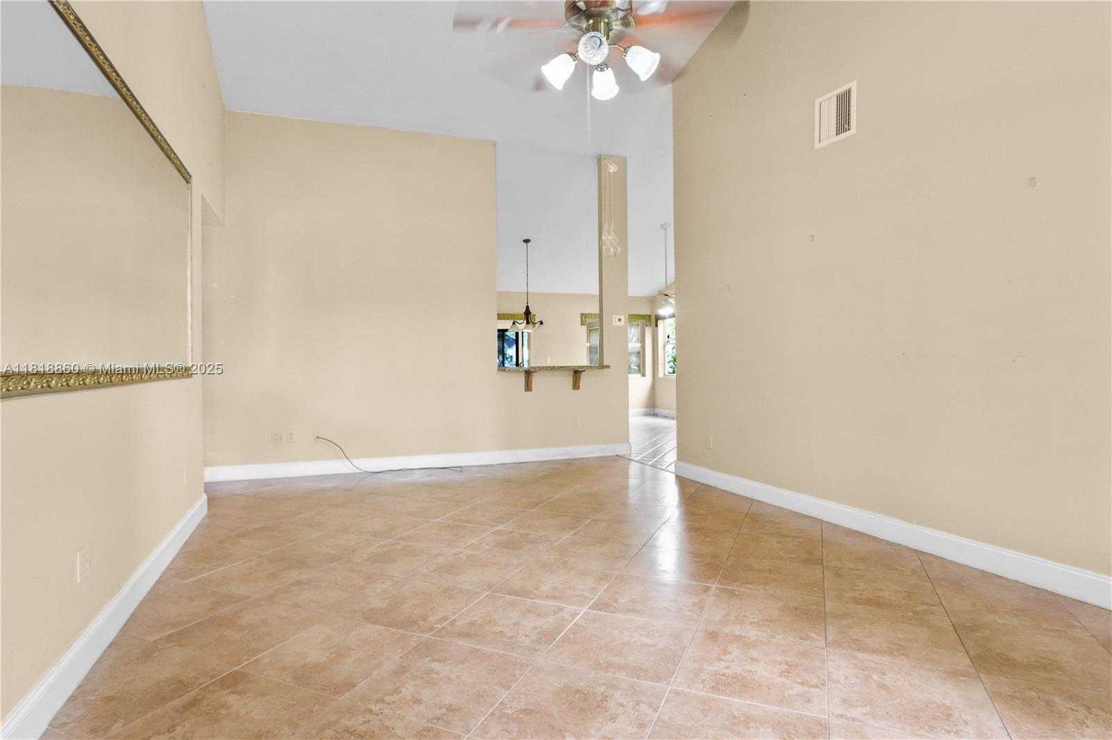 Small Image of 8663 SPRING VALLEY DR, Boynton Beach Number 3