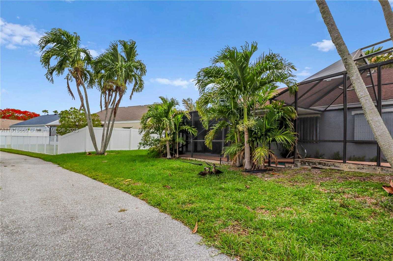 Small Image of 8663 SPRING VALLEY DR, Boynton Beach Number 52