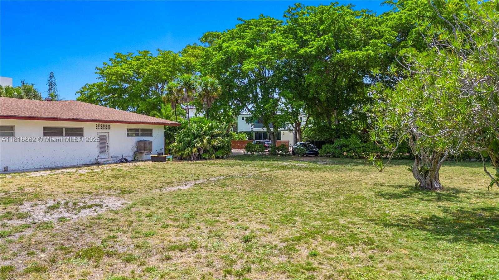 Small Image of 2525 FLAMINGO PL, Miami Beach Number 10