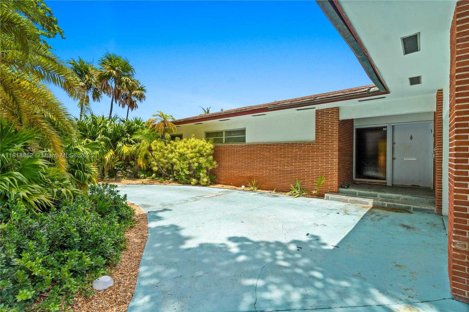 Small Image of 2525 FLAMINGO PL, Miami Beach Number 14