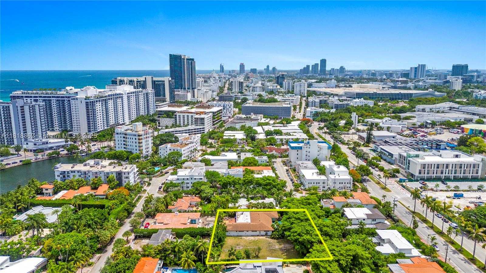 Small Image of 2525 FLAMINGO PL, Miami Beach Number 6