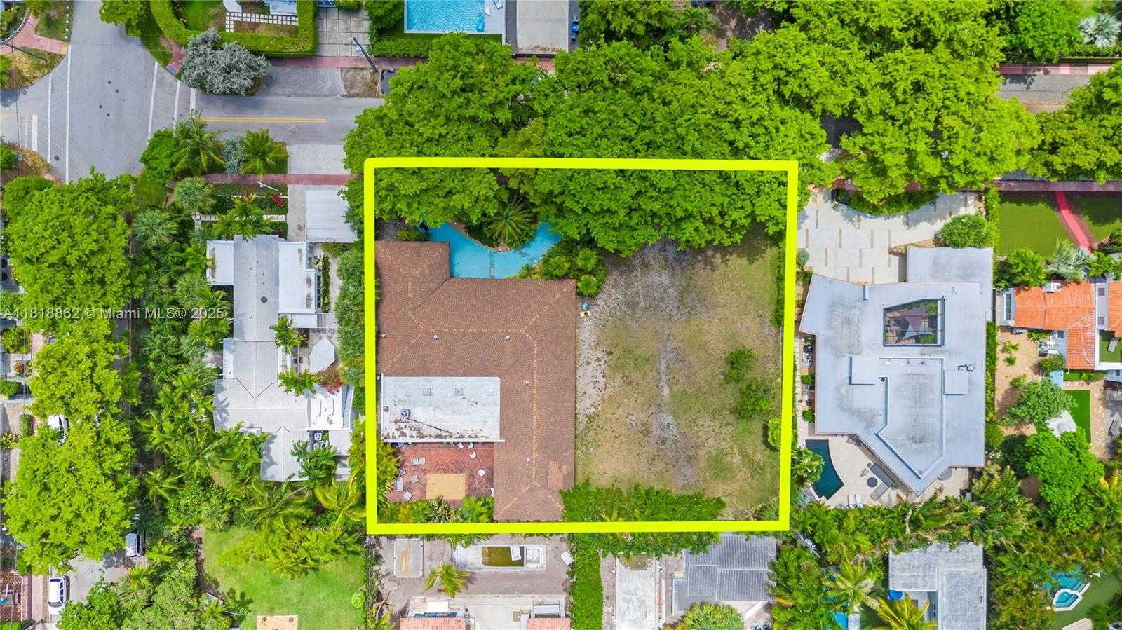 Small Image of 2525 FLAMINGO PL, Miami Beach Number 9