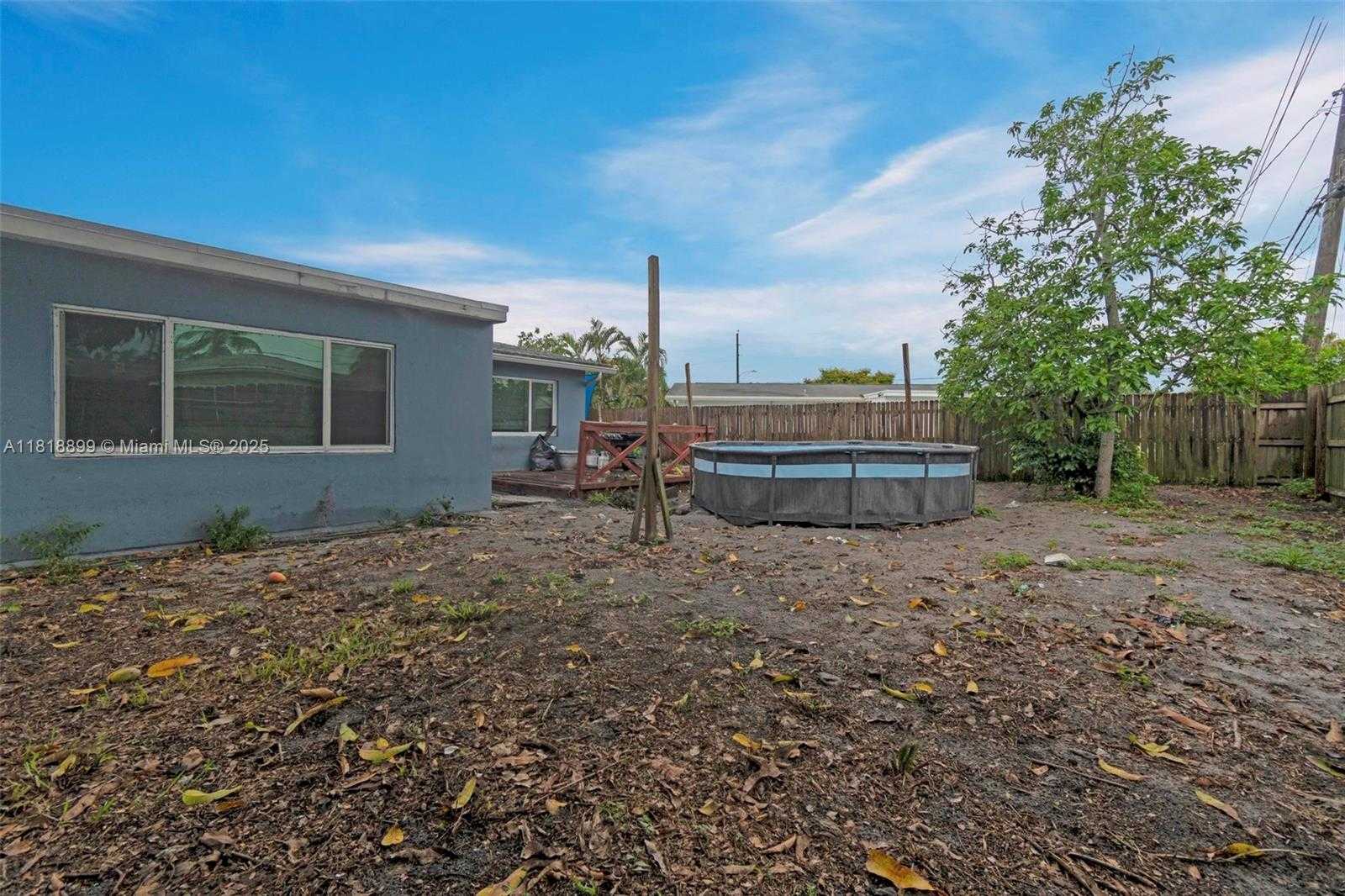 Small Image of Deerfield Beach Number 26