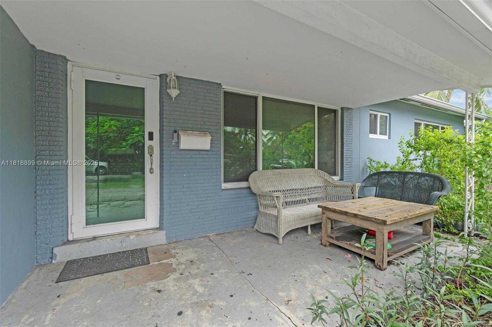 Small Image of Deerfield Beach Number 3