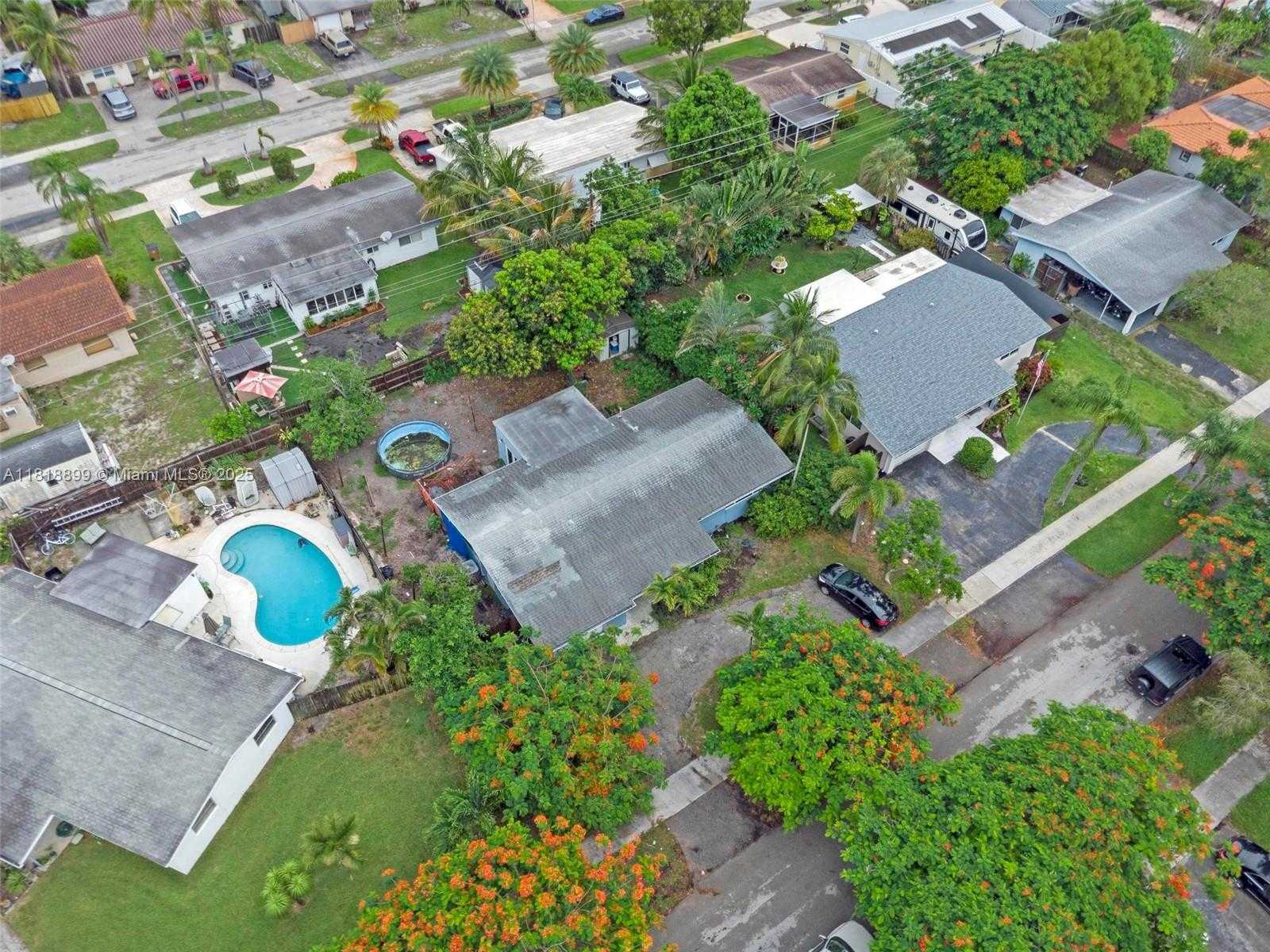 Small Image of Deerfield Beach Number 30
