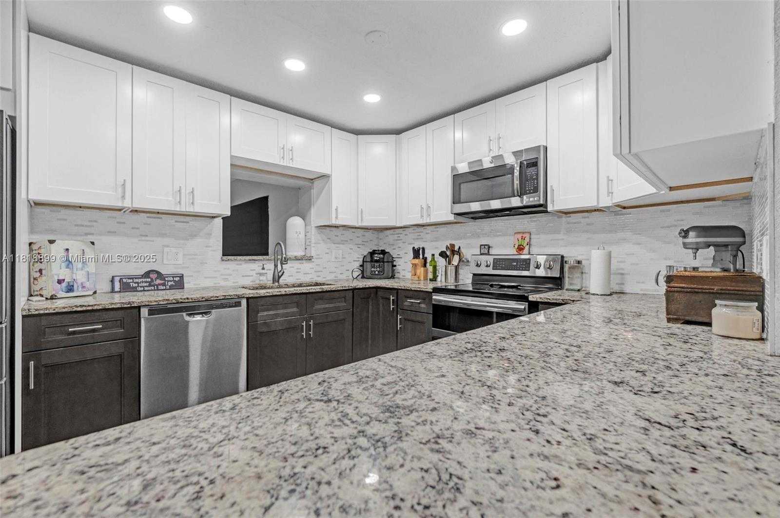 Small Image of Deerfield Beach Number 6