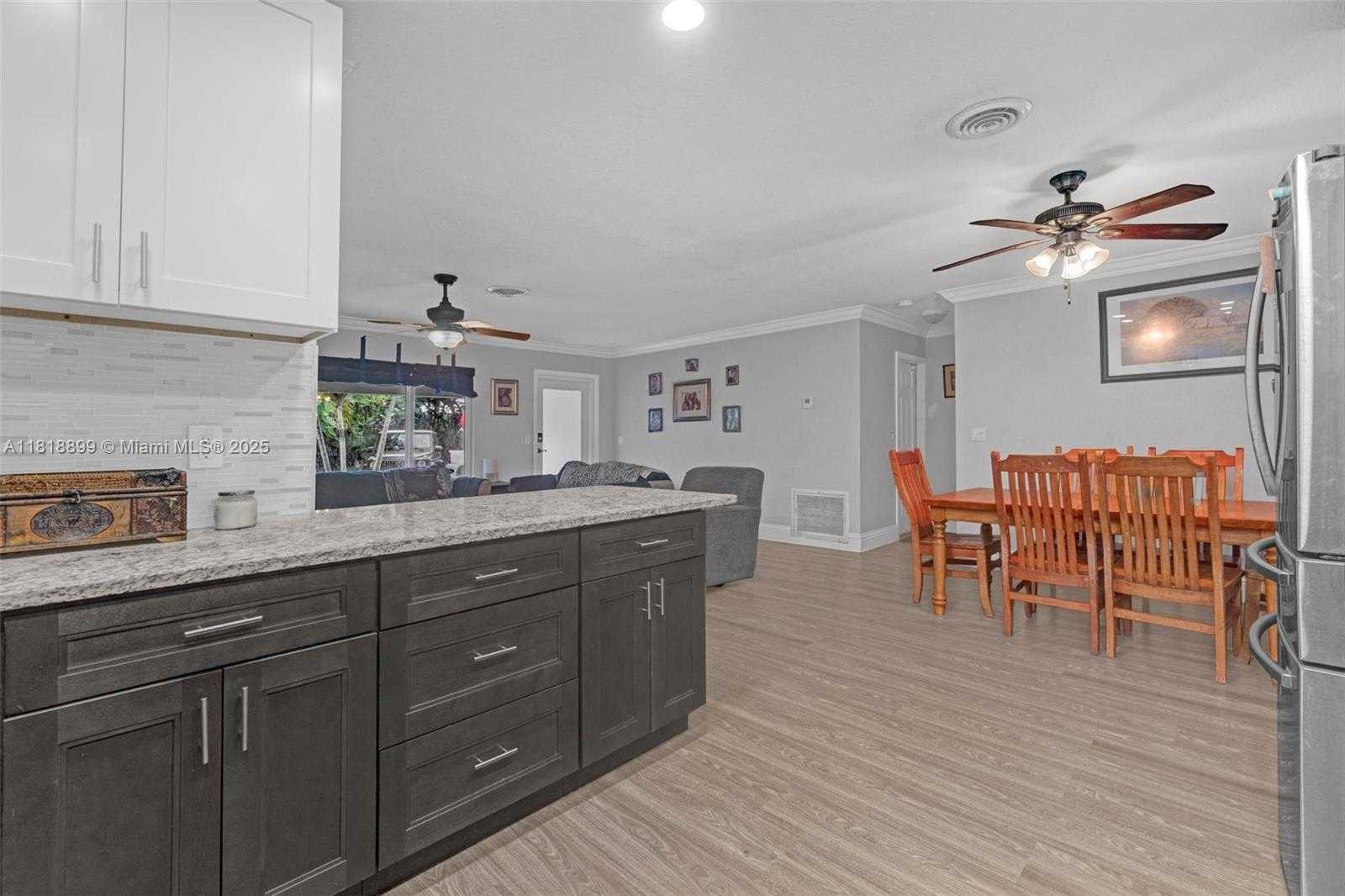 Small Image of Deerfield Beach Number 7