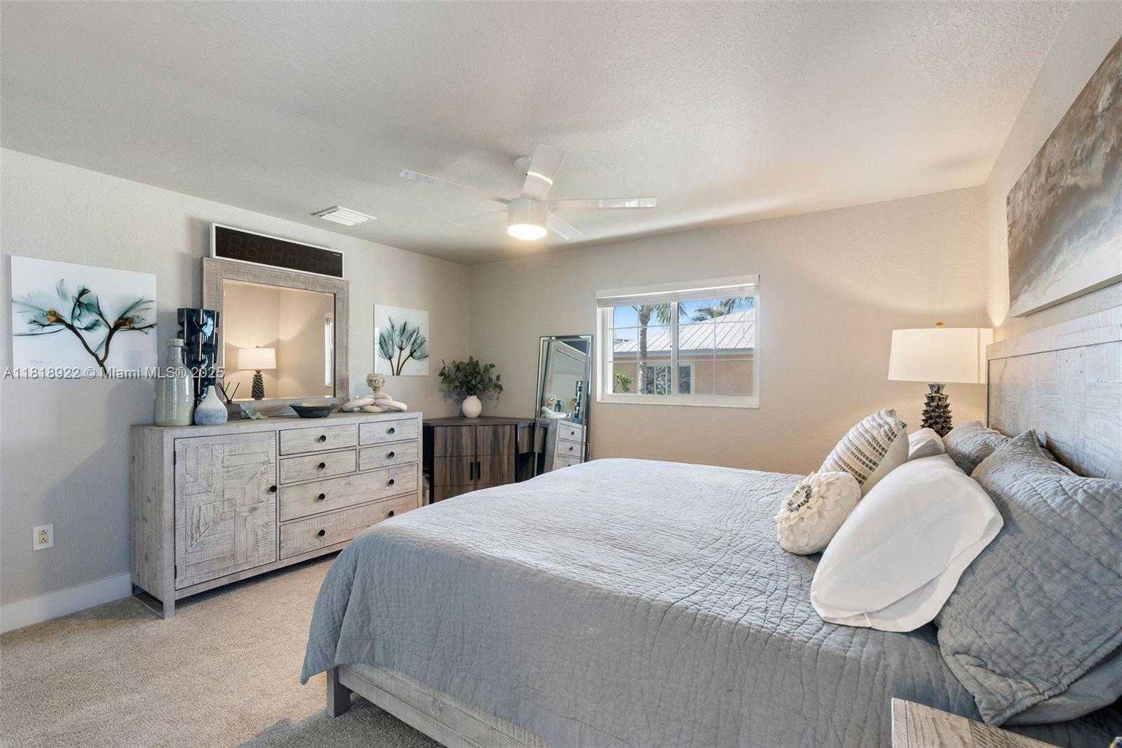 Small Image of 1015 ADAMS DR, Key Largo Number 25