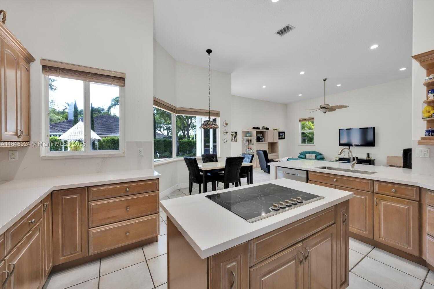 Small Image of 6129 SOUTH WEST 74TH CT, Miami Number 20
