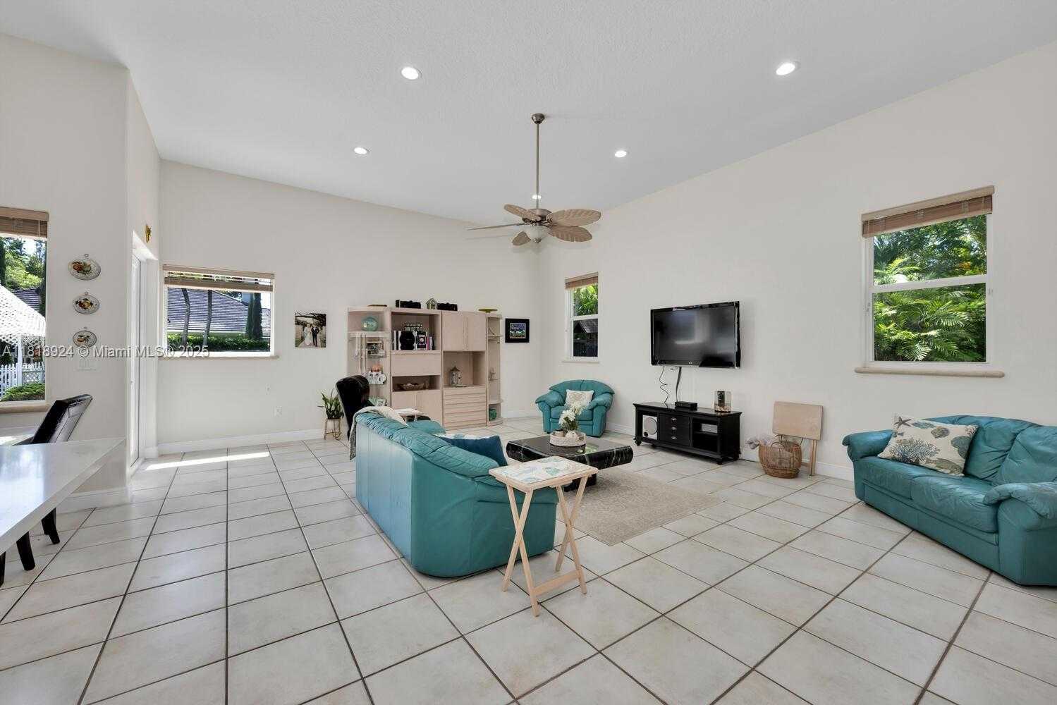 Small Image of 6129 SOUTH WEST 74TH CT, Miami Number 22