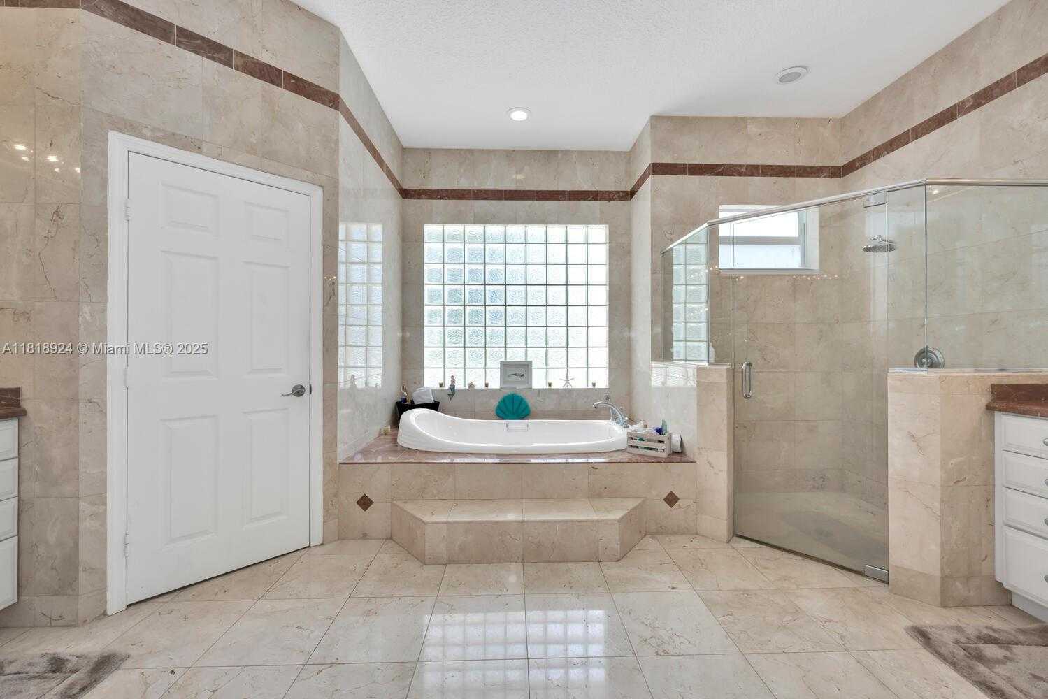 Small Image of 6129 SOUTH WEST 74TH CT, Miami Number 28