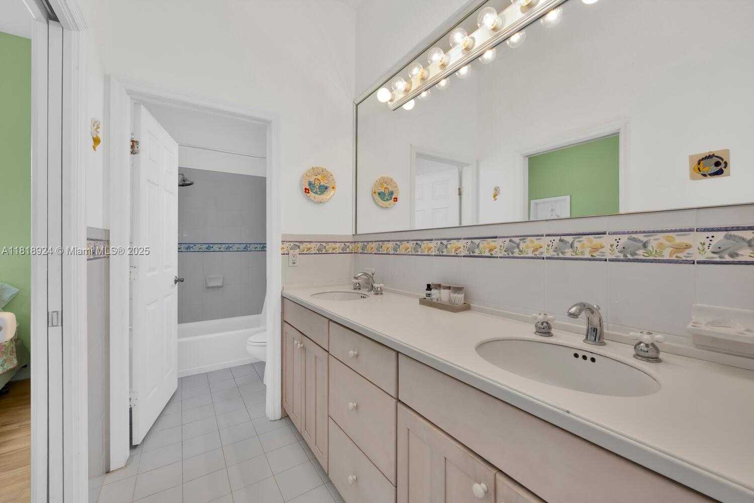 Small Image of 6129 SOUTH WEST 74TH CT, Miami Number 32