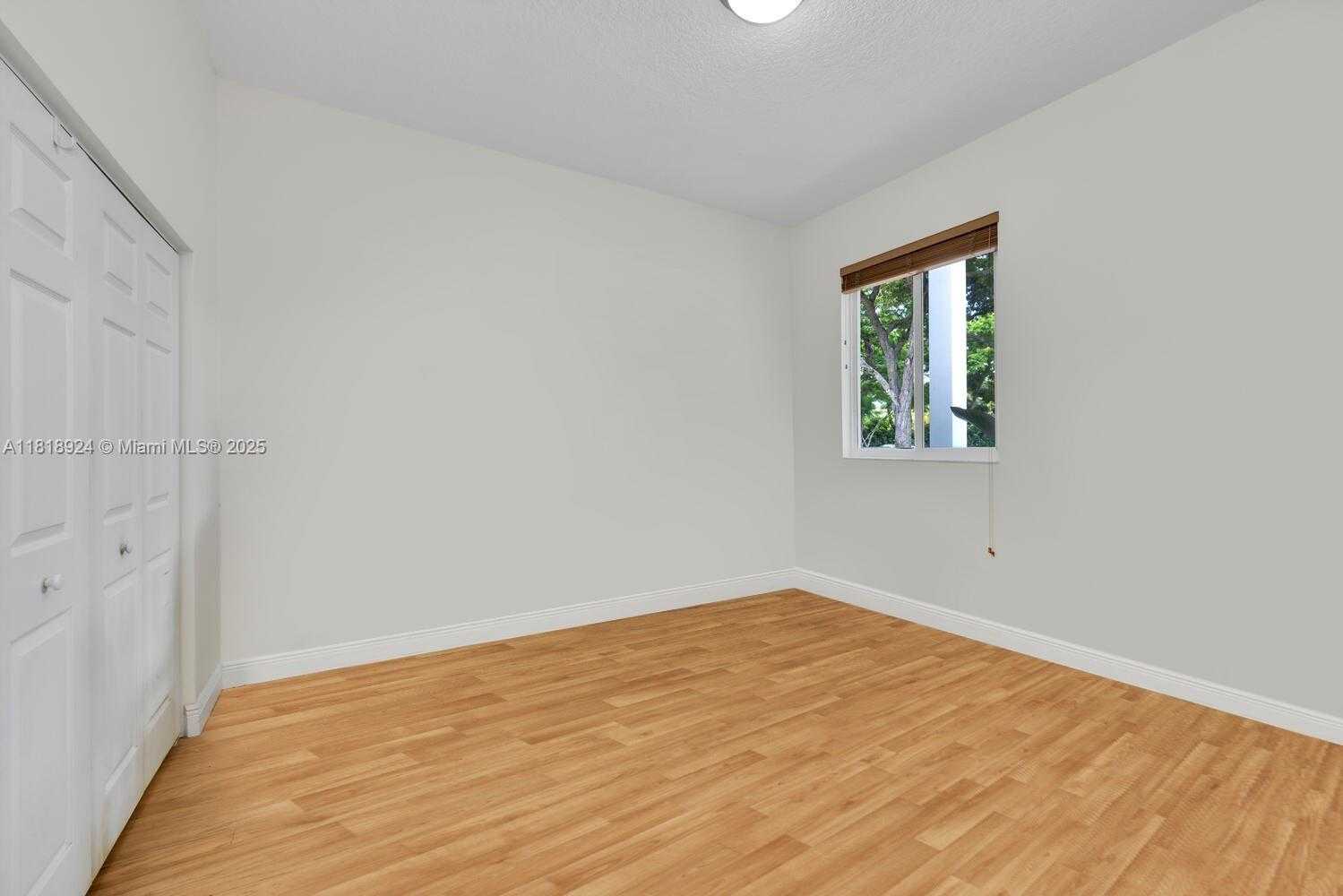 Small Image of 6129 SOUTH WEST 74TH CT, Miami Number 33