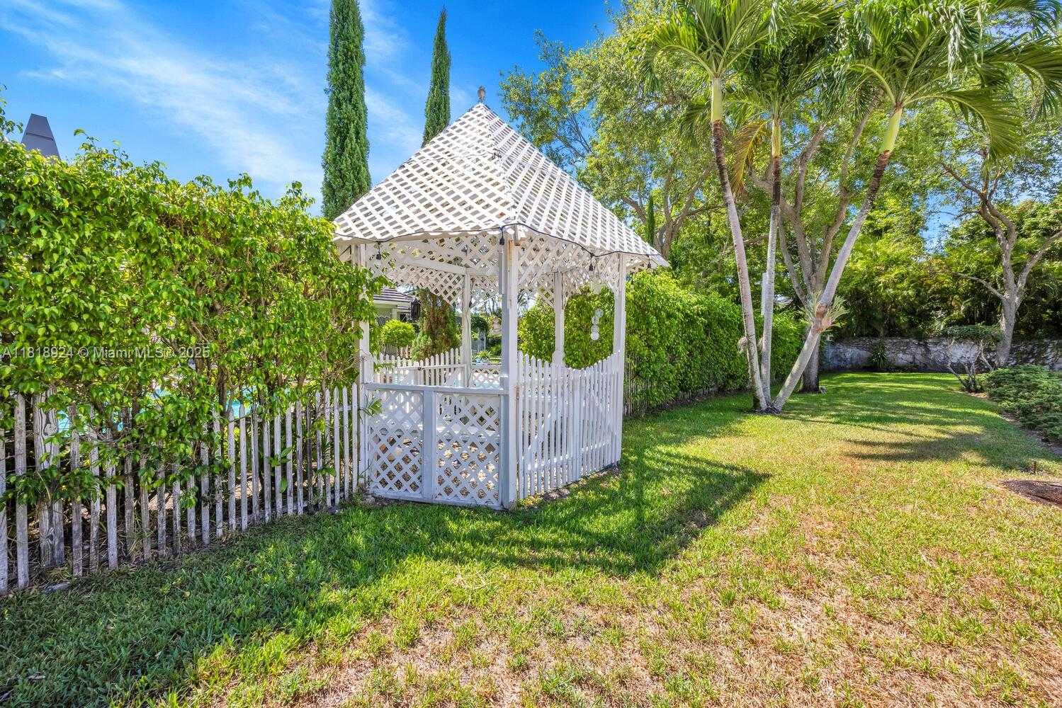 Small Image of 6129 SOUTH WEST 74TH CT, Miami Number 39