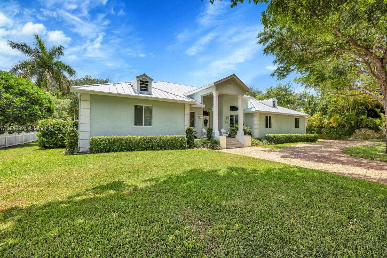 Small Image of 6129 SOUTH WEST 74TH CT, Miami Number 5