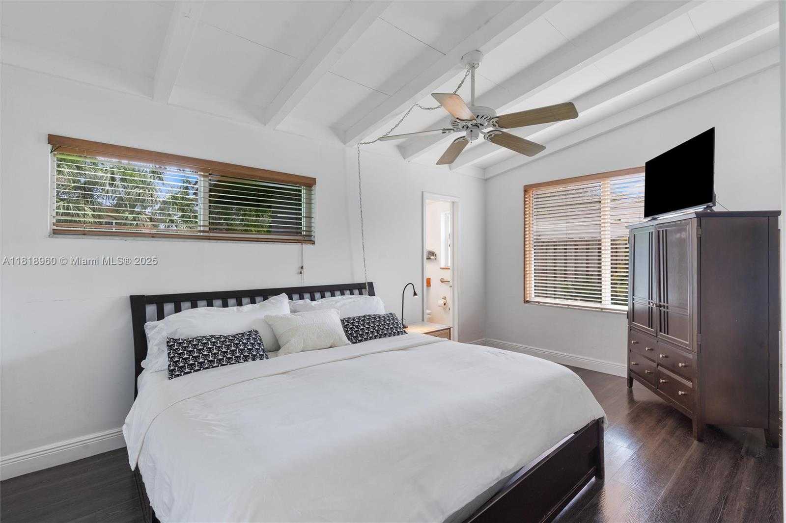 Small Image of 2531 SUGARLOAF LN, Fort Lauderdale Number 10