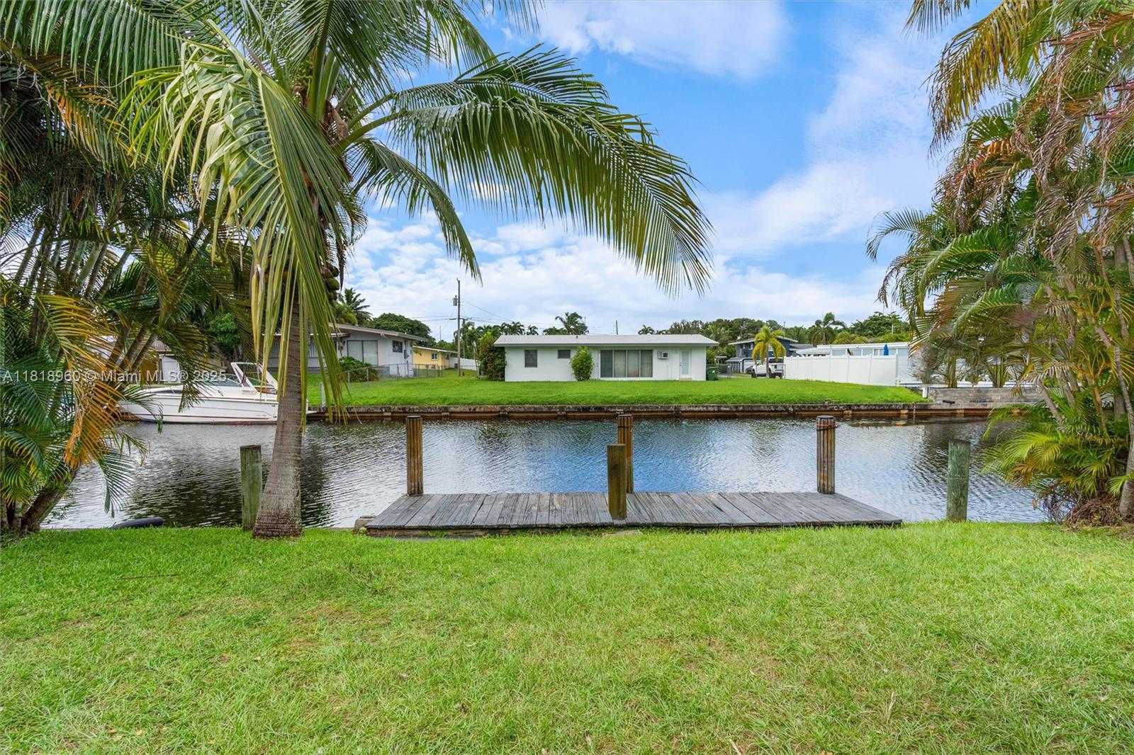 Small Image of 2531 SUGARLOAF LN, Fort Lauderdale Number 24