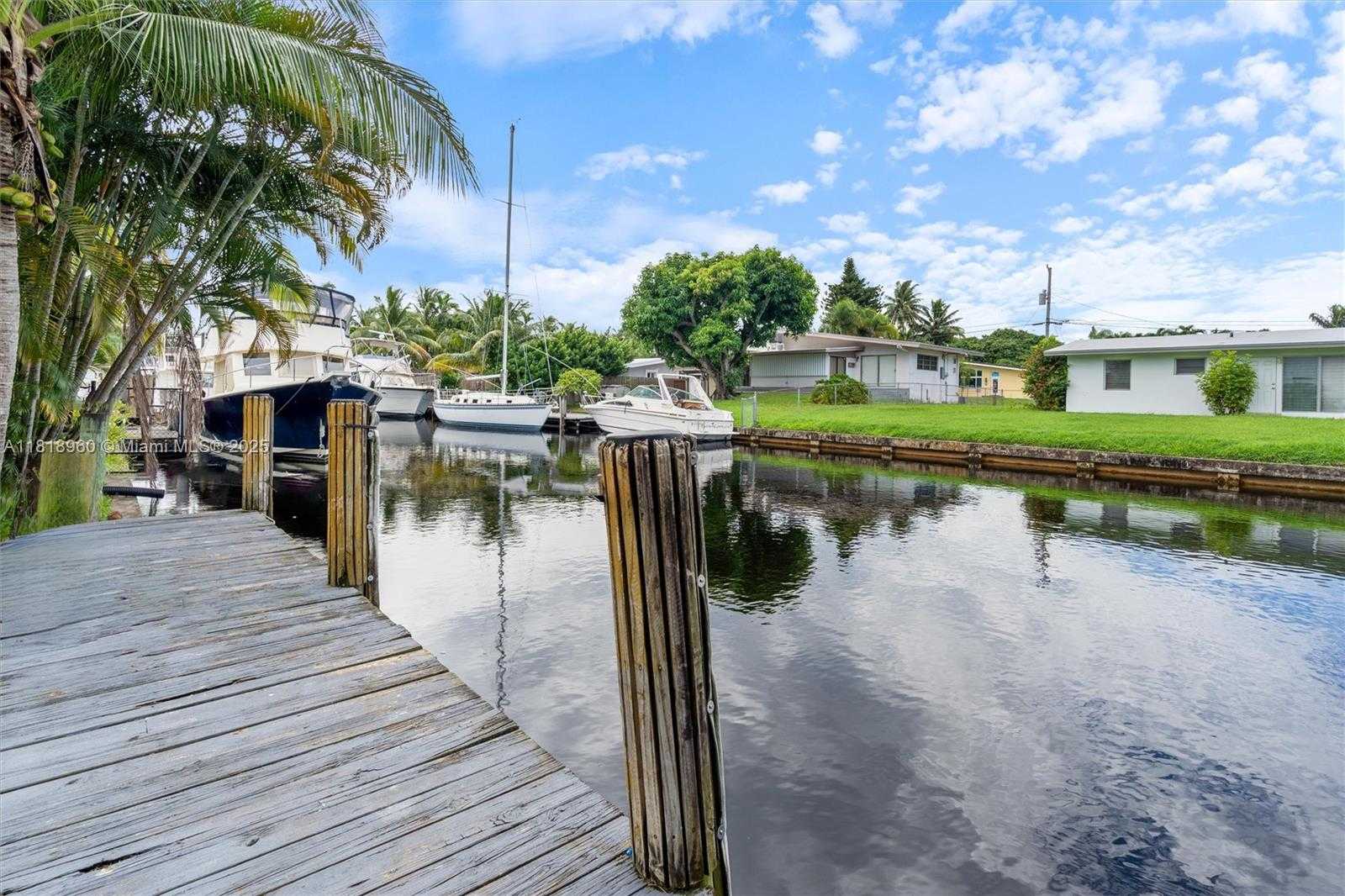 Small Image of 2531 SUGARLOAF LN, Fort Lauderdale Number 27