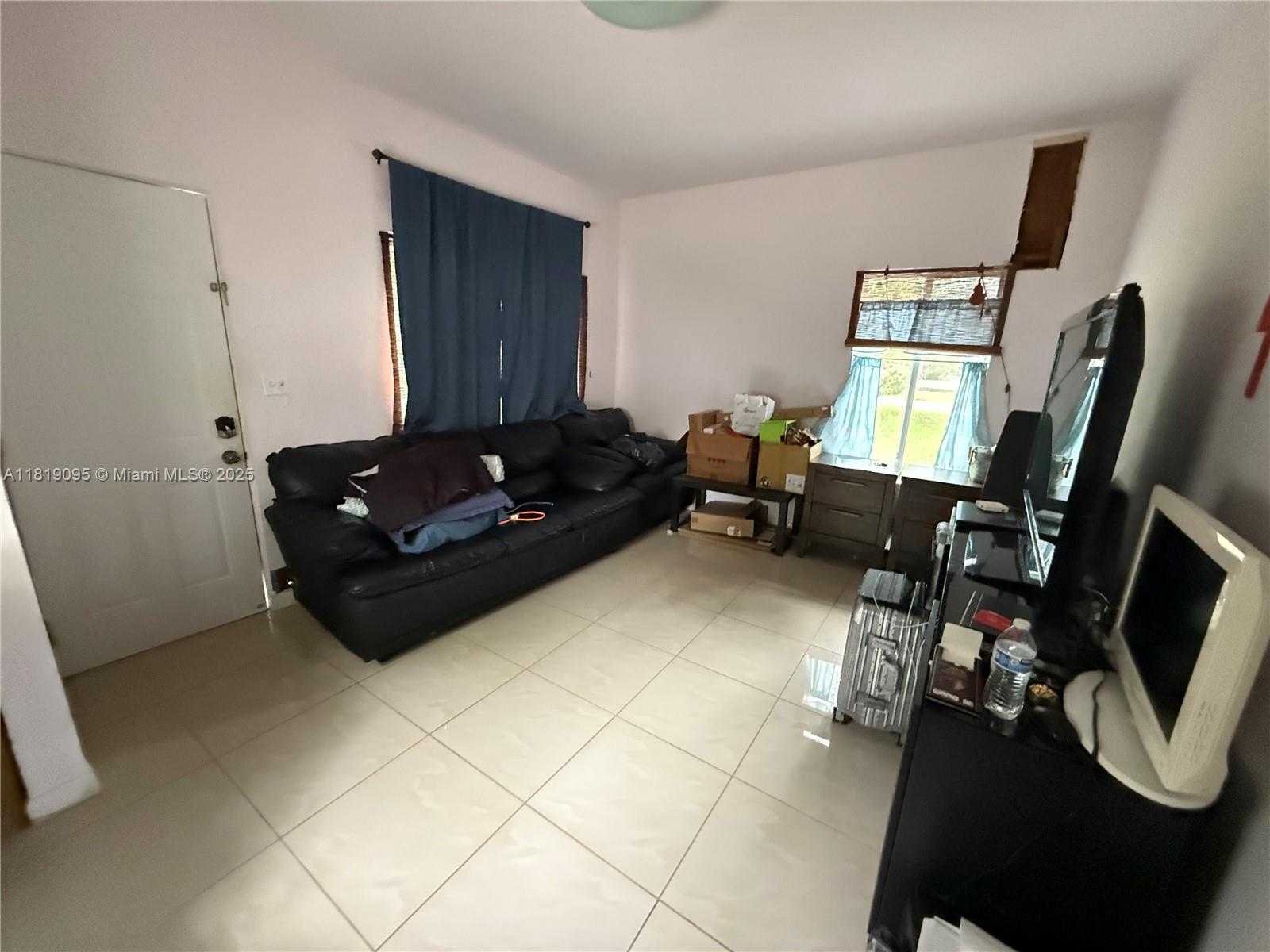 Small Image of 108 OAK AVE, Coral Gables Number 7