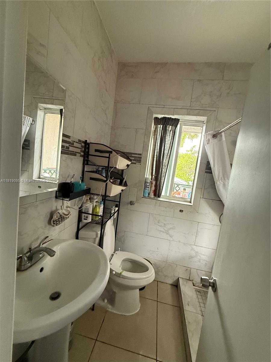 Small Image of 108 OAK AVE, Coral Gables Number 9