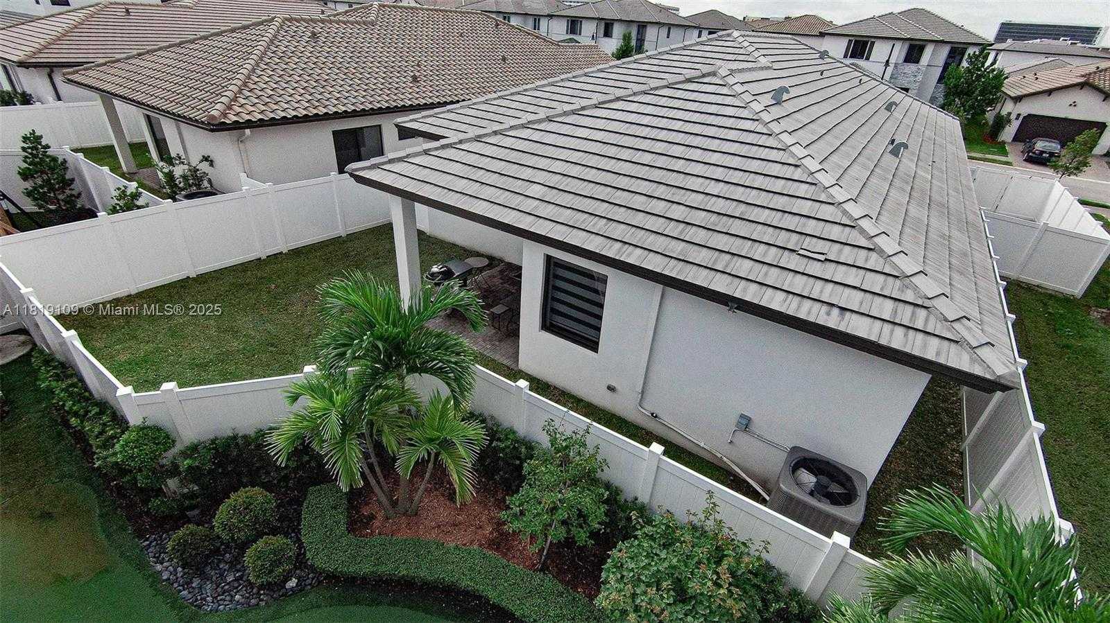 Small Image of 8137 NORTH WEST 46TH TER, Doral Number 21