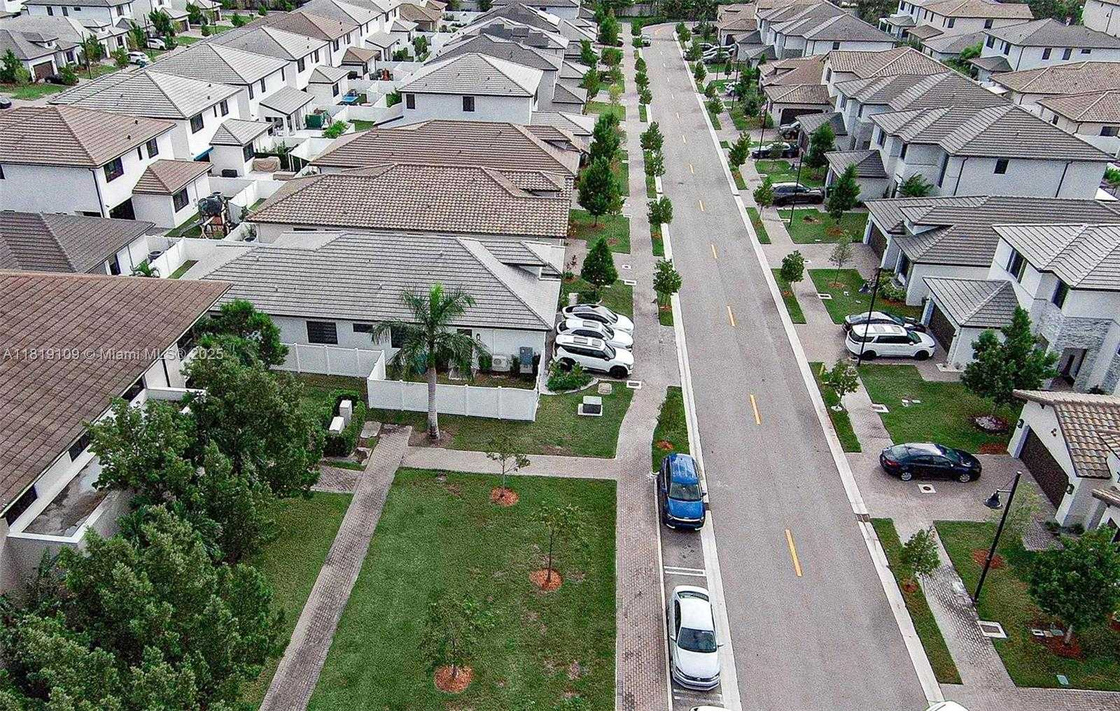 Small Image of 8137 NORTH WEST 46TH TER, Doral Number 23