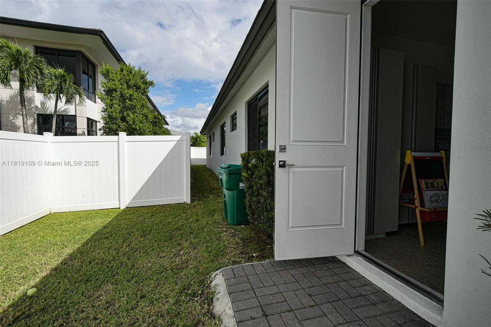 Small Image of 8137 NORTH WEST 46TH TER, Doral Number 50