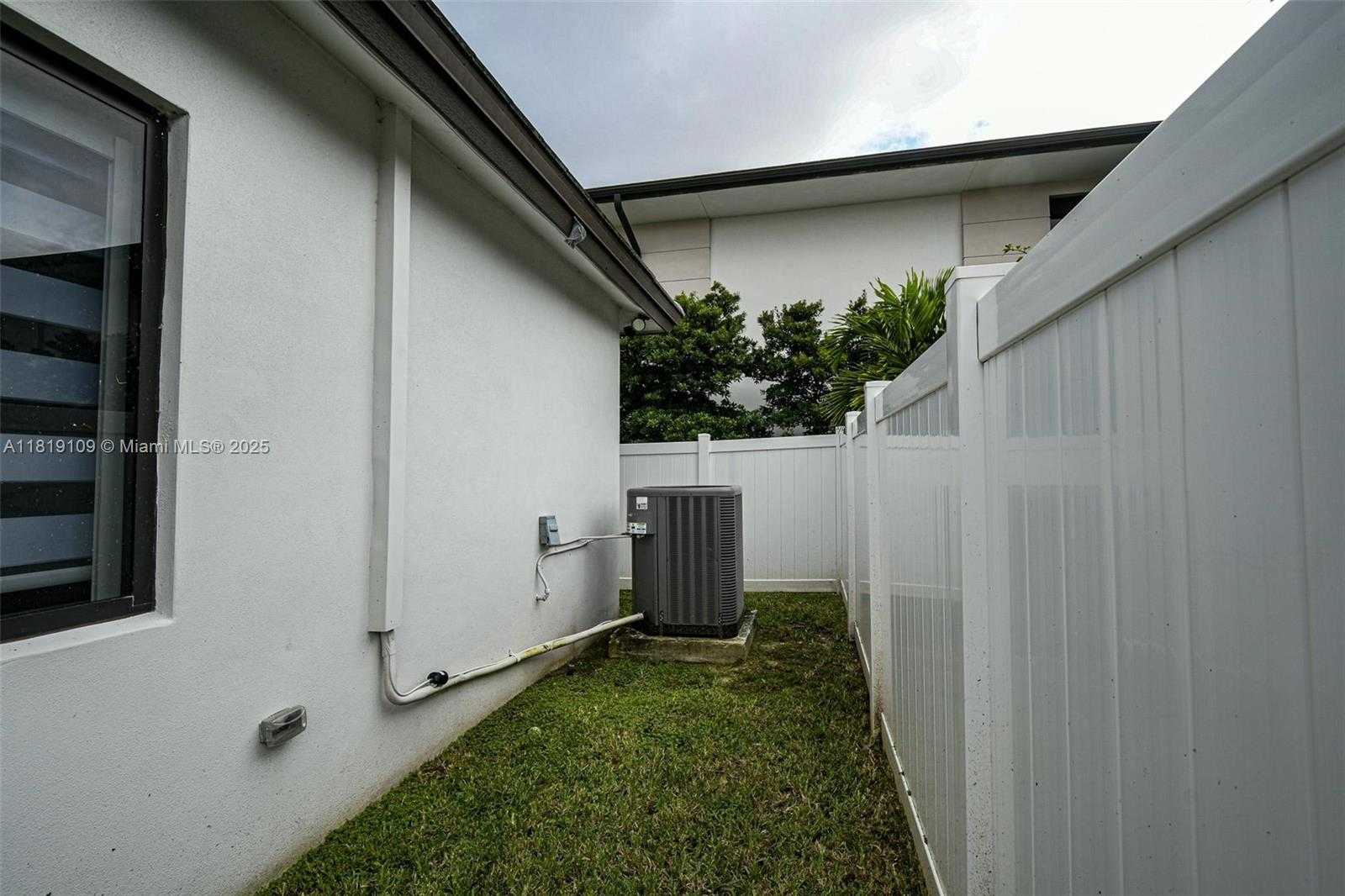 Small Image of 8137 NORTH WEST 46TH TER, Doral Number 66