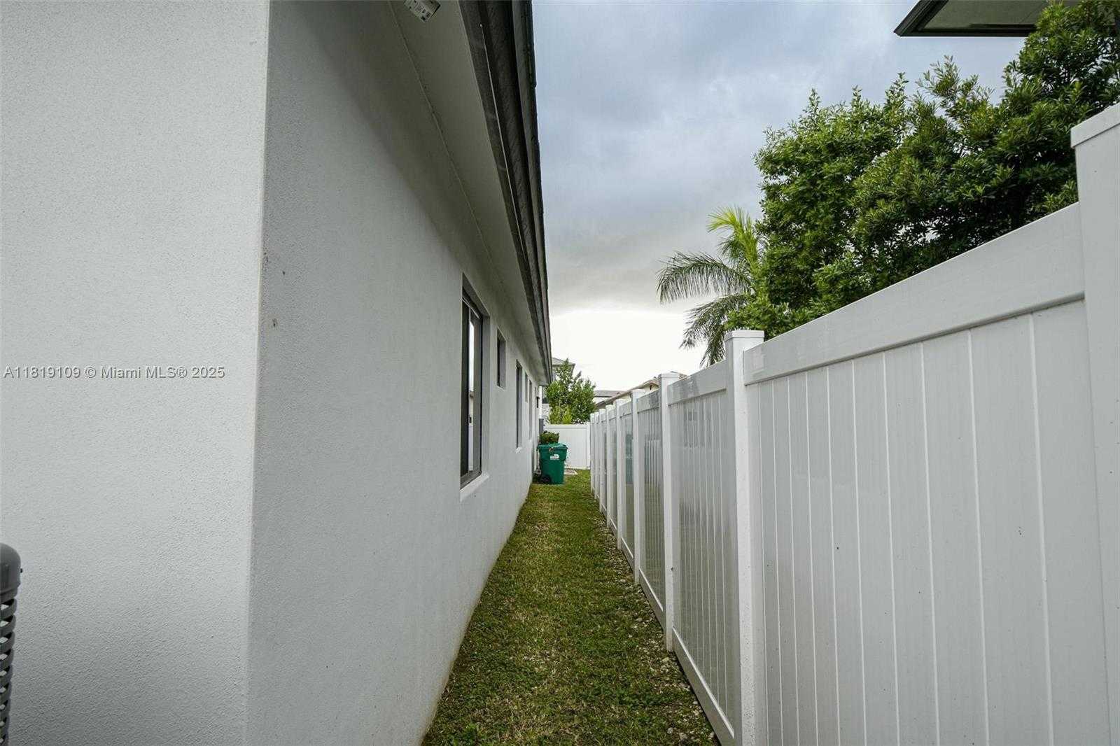 Small Image of 8137 NORTH WEST 46TH TER, Doral Number 67