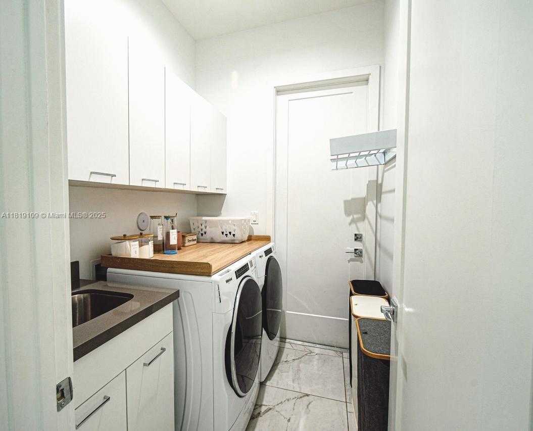 Small Image of 8137 NORTH WEST 46TH TER, Doral Number 8